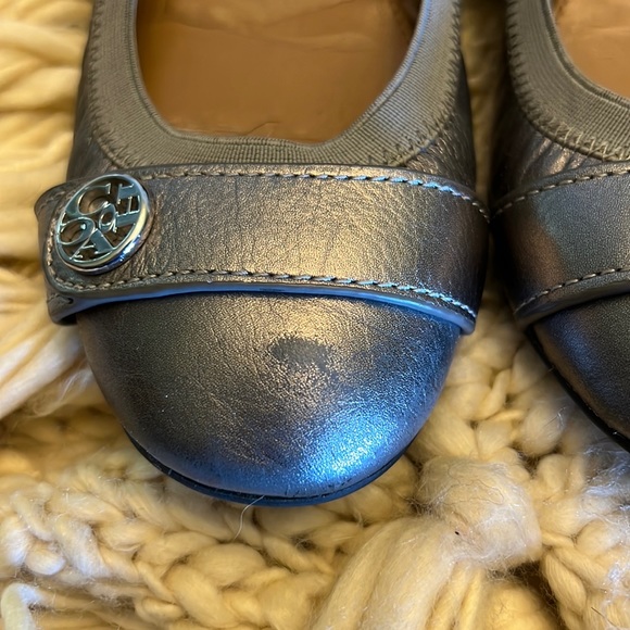 5/$50 Coach pewter leather flats size 6 - Picture 8 of 8